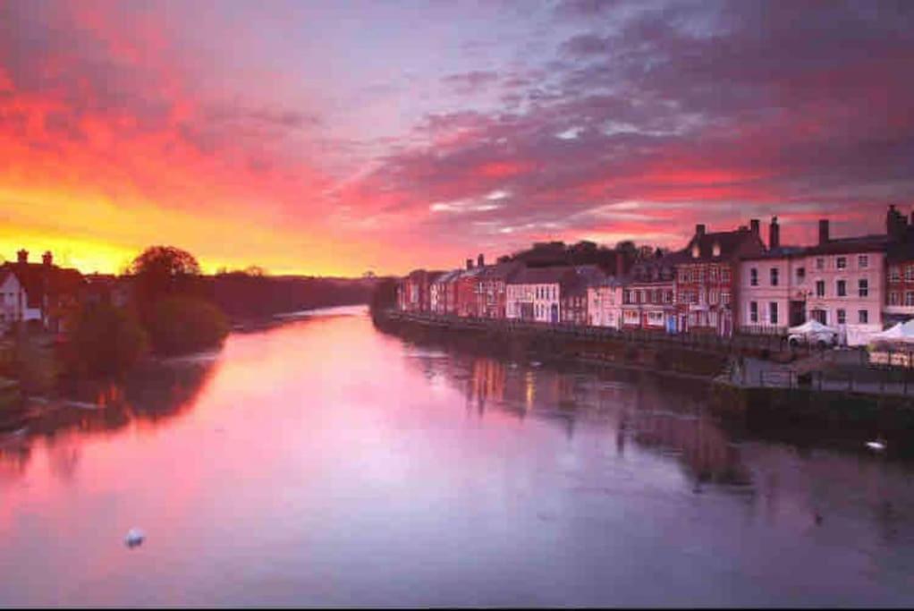 Zeppelin House - Riverside 18Th Century Townhouse Villa Bewdley Kültér fotó